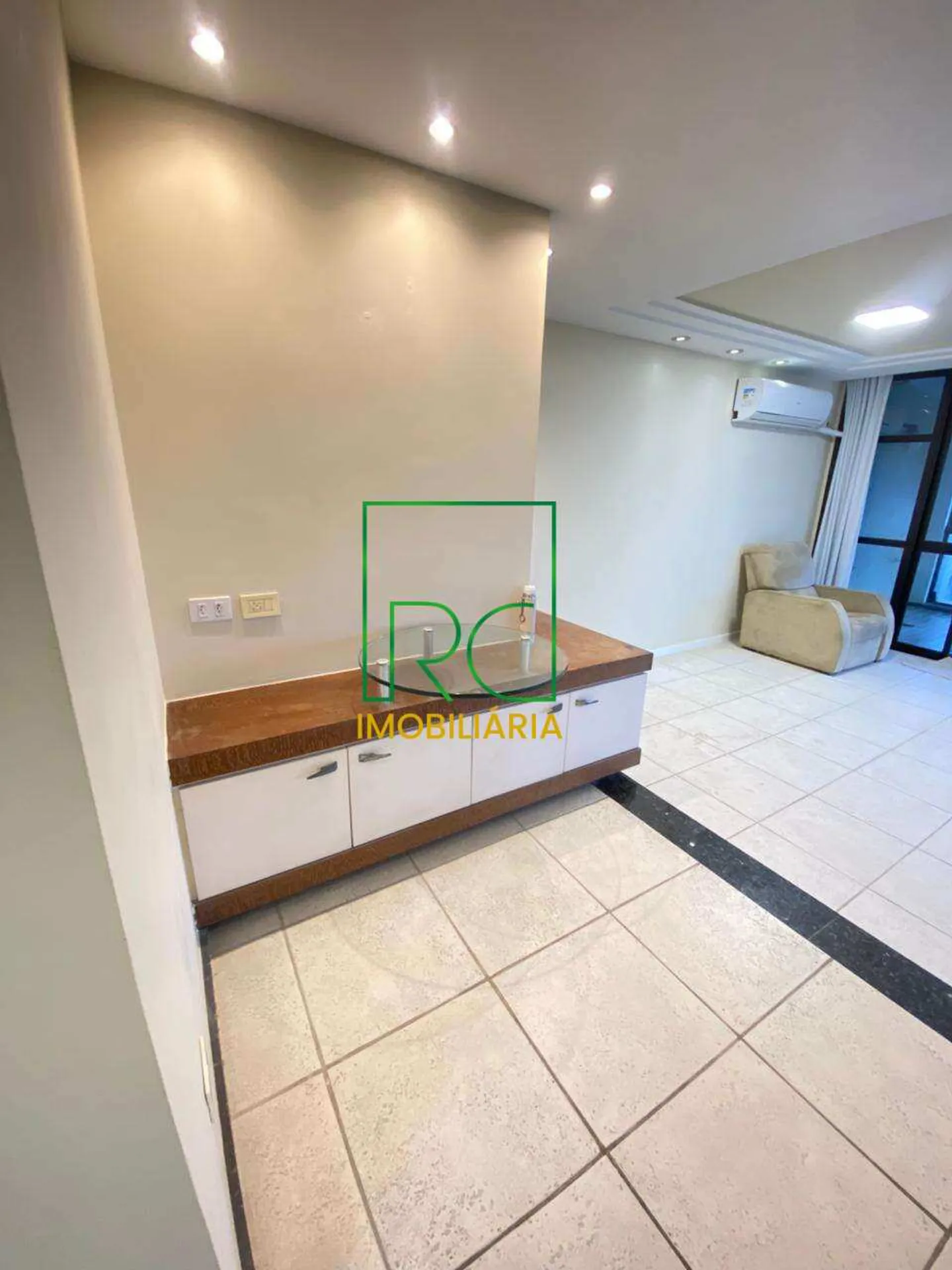 Unfurnished apartment with 3 bedrooms and water view — photo 13