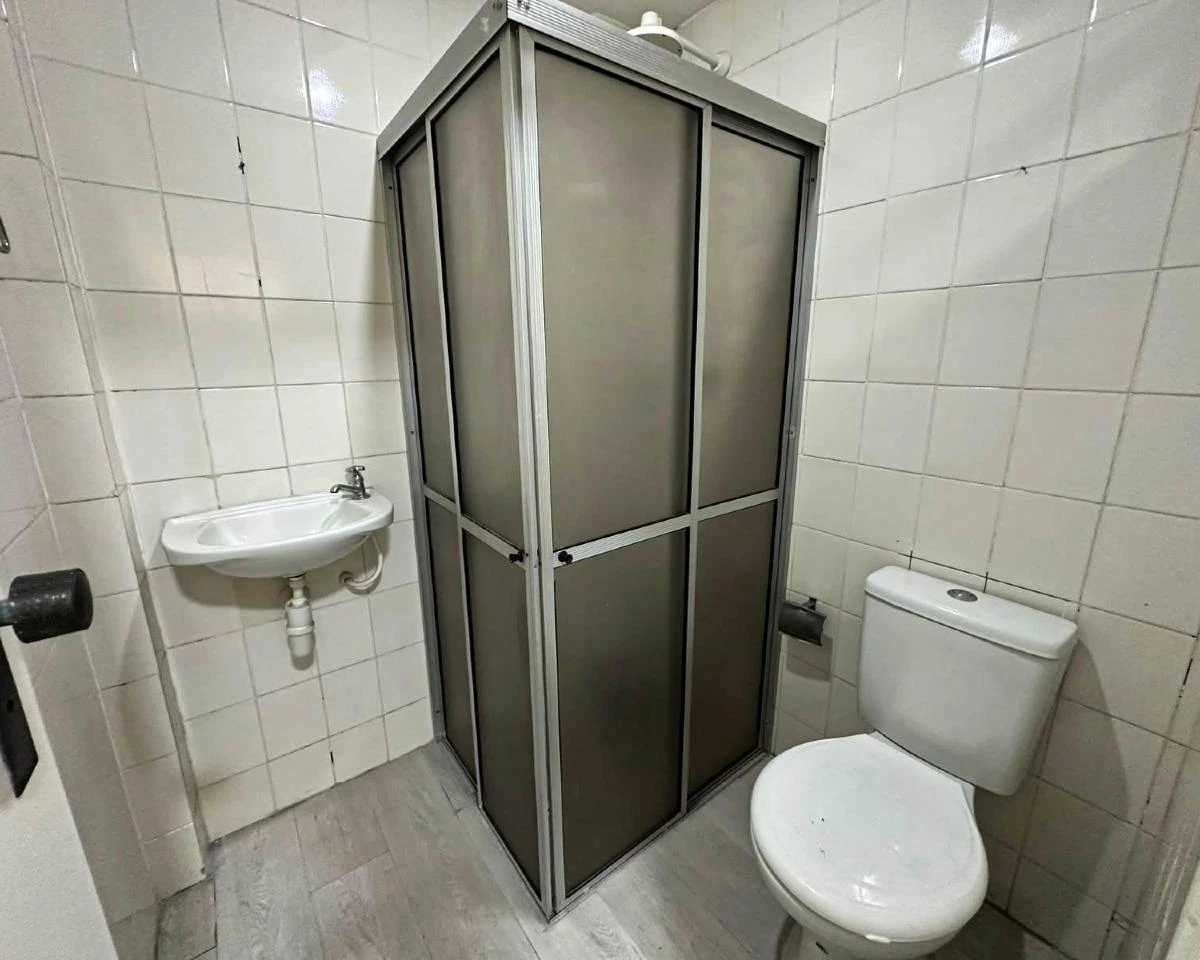 Квартира 86 м² з 2 спальнями та 1 спальнею з ванною — photo 5