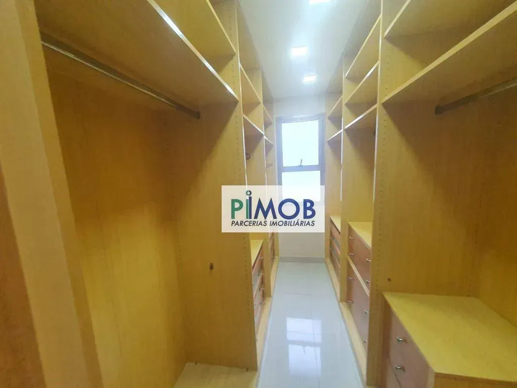 4-bedroom 260 m² apartment with 2 en-suite bathrooms — photo 27