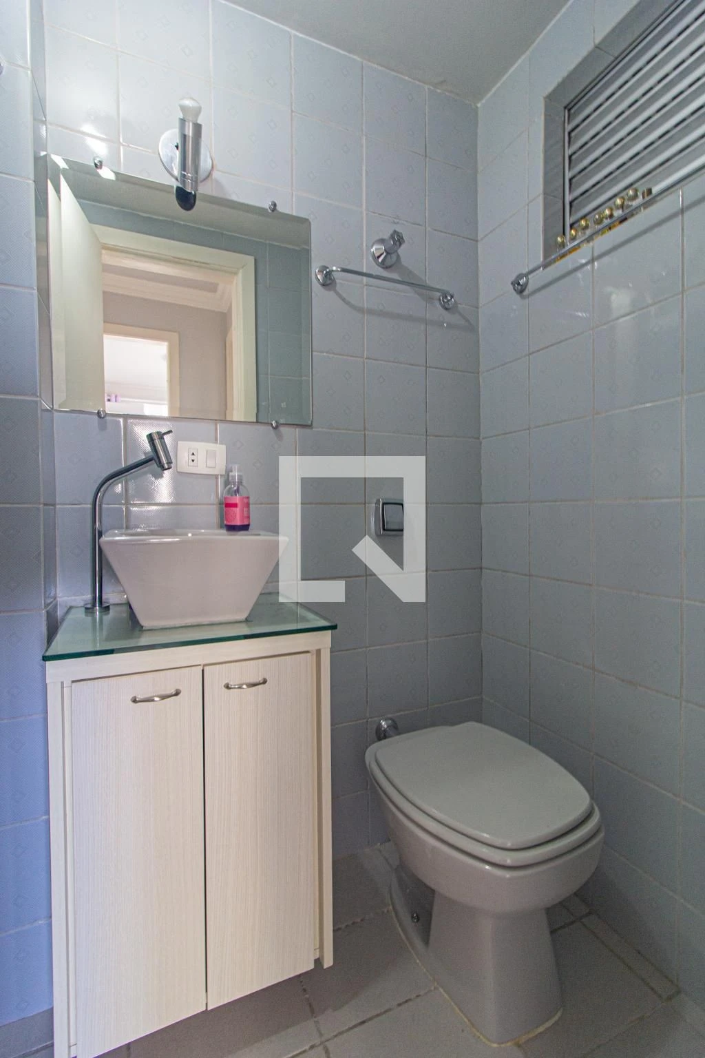 Furnished apartment, 97 m², with a glass-enclosed balcony — photo 31