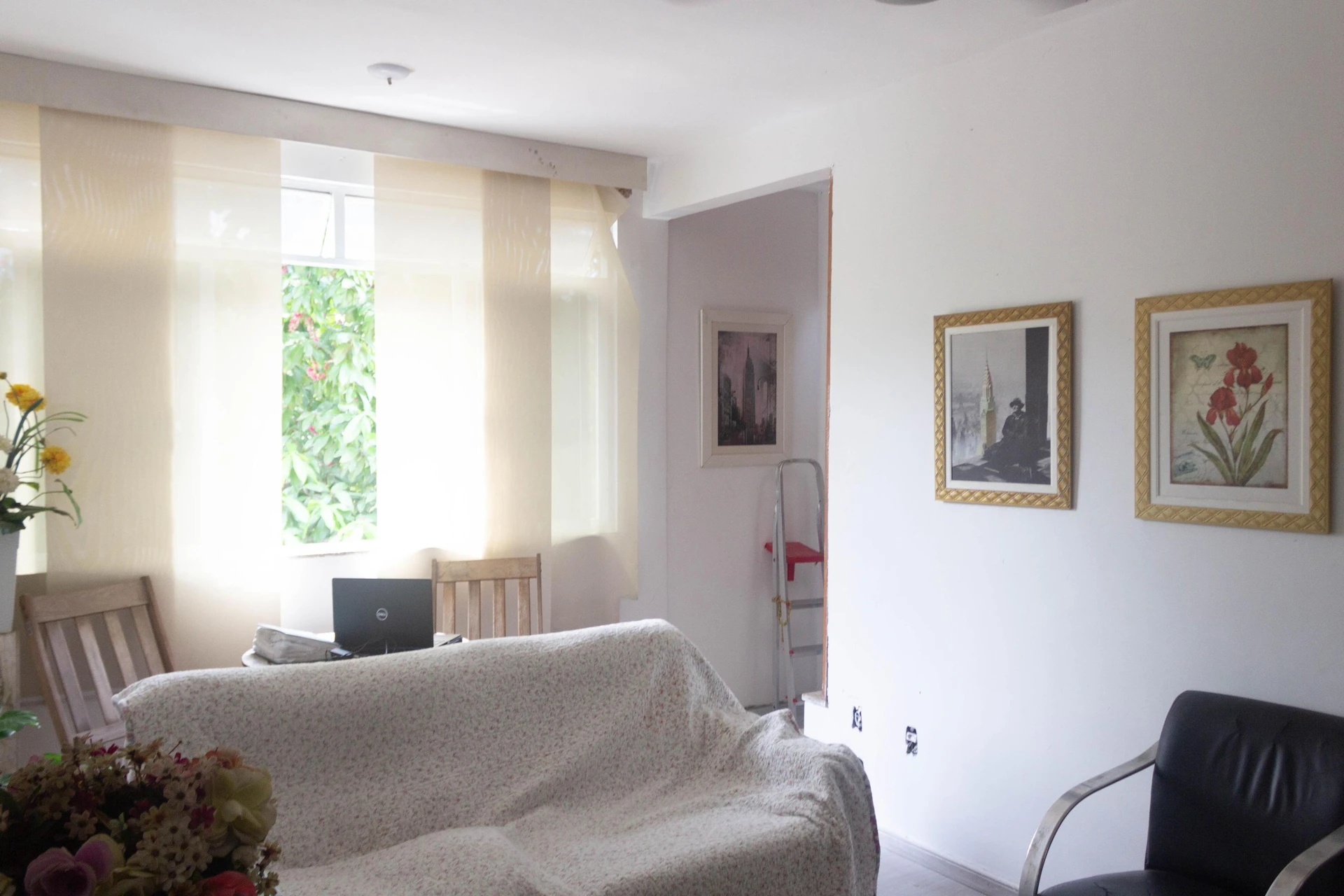 2-bedroom house with a home office
