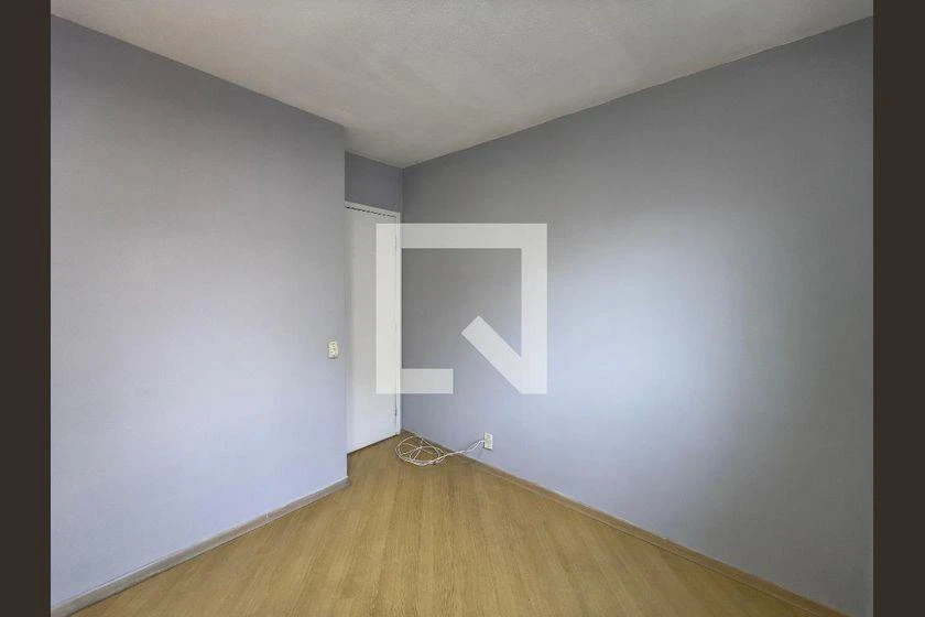 2-bedroom apartment with wood or laminate floors — photo 19