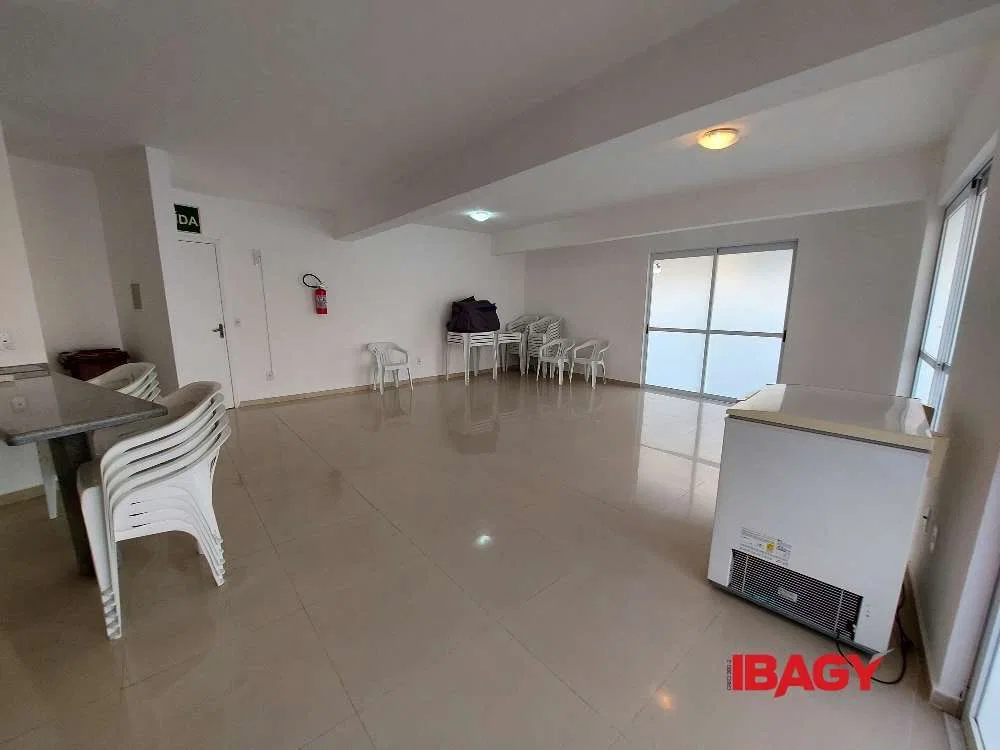 Private pool in a 2-bedroom apartment, 62 m² — photo 10