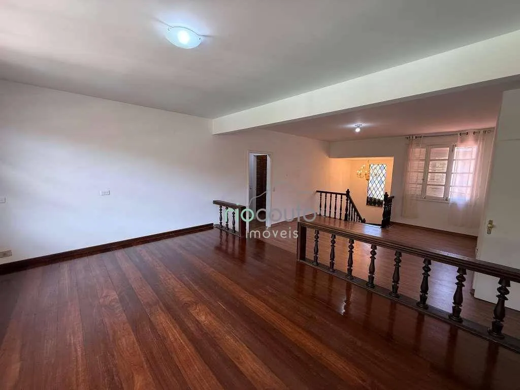 Casa com 5 quartos, 990 m² e 2 vagas, perto das janelas — photo 49