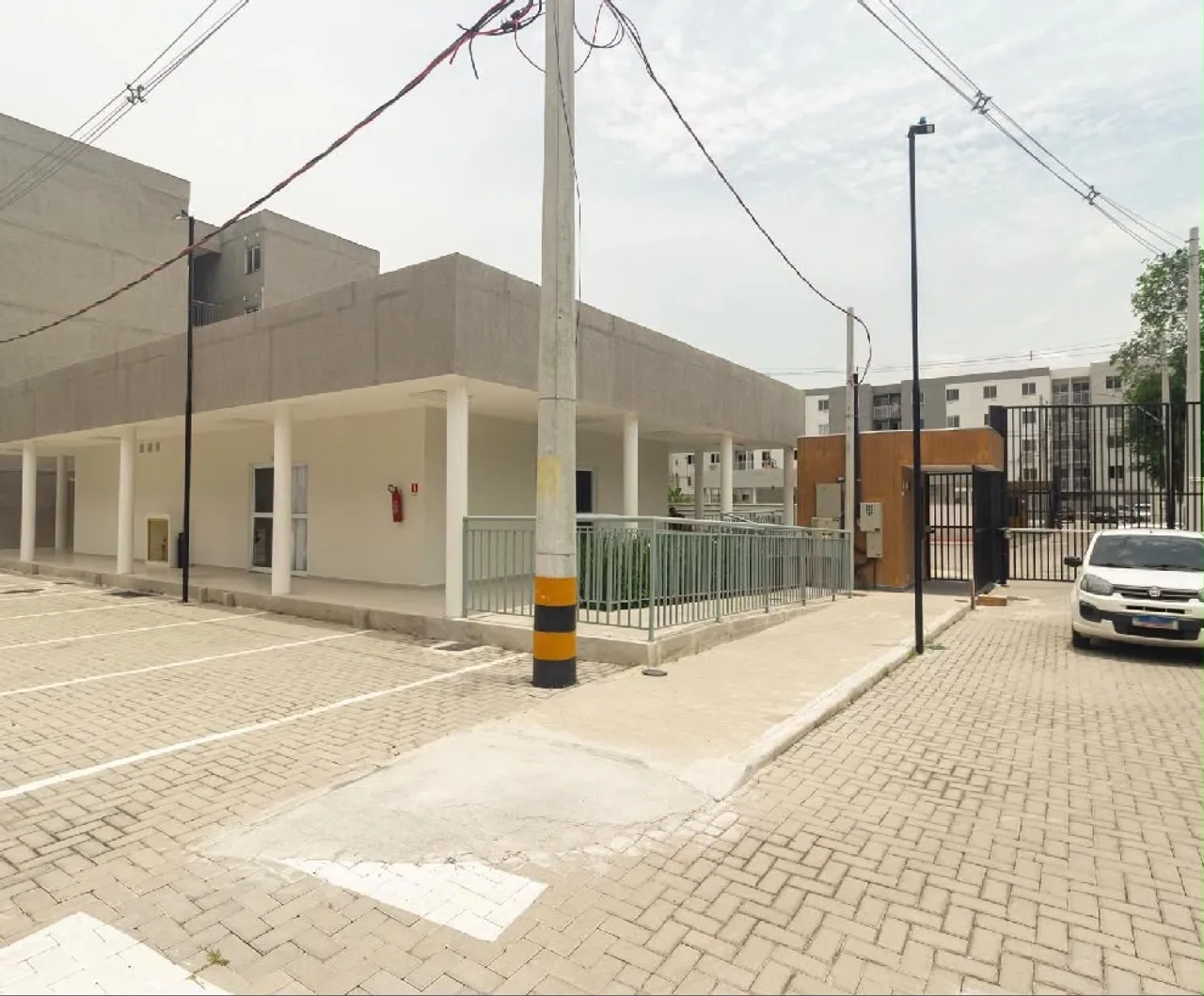 Apartamento de 2 quartos em condomínio com piscina — photo 17