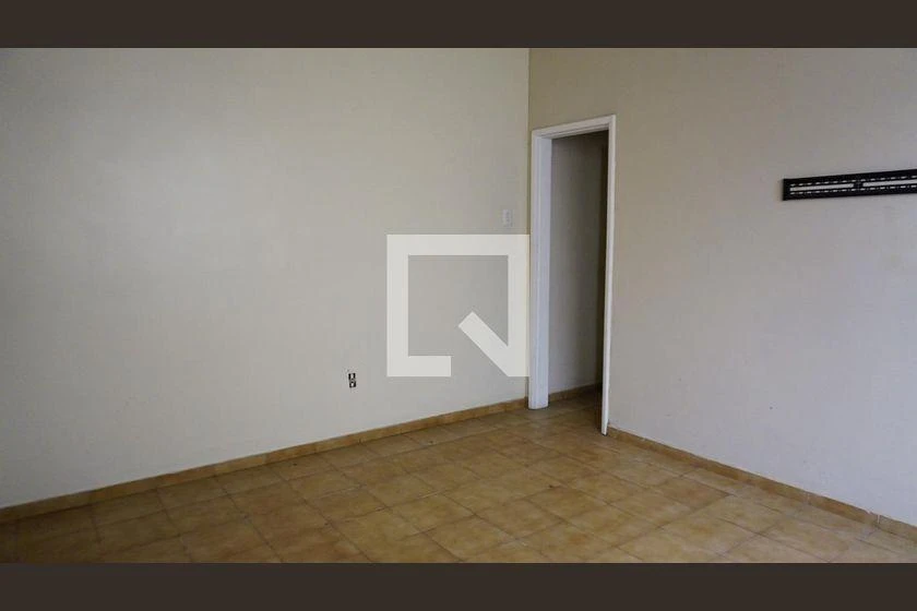 Rental house with 3 bedrooms, 480 m² and 2 parking spots — photo 11