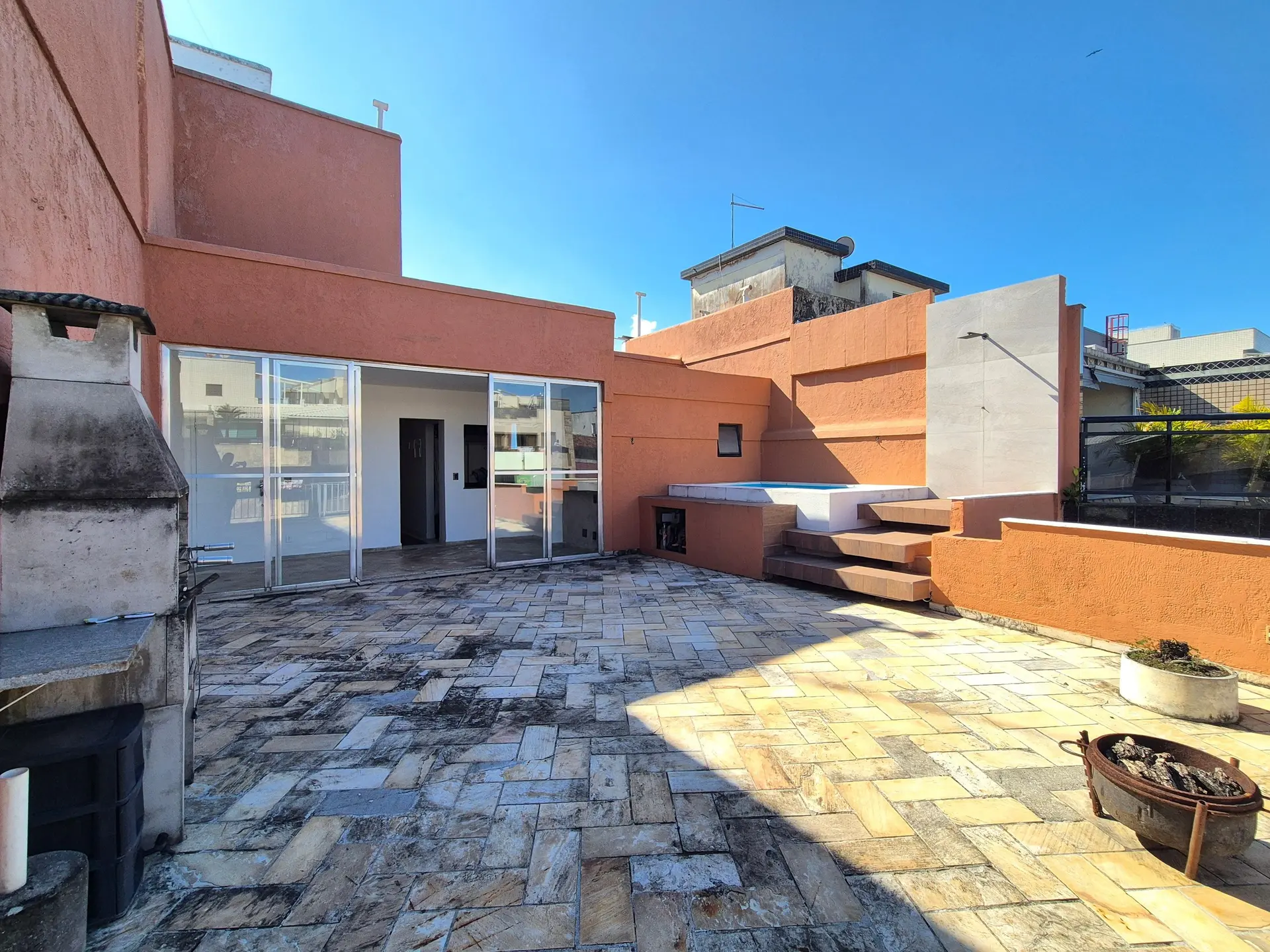 Rental apartment with 2 bedrooms and a balcony — photo 16