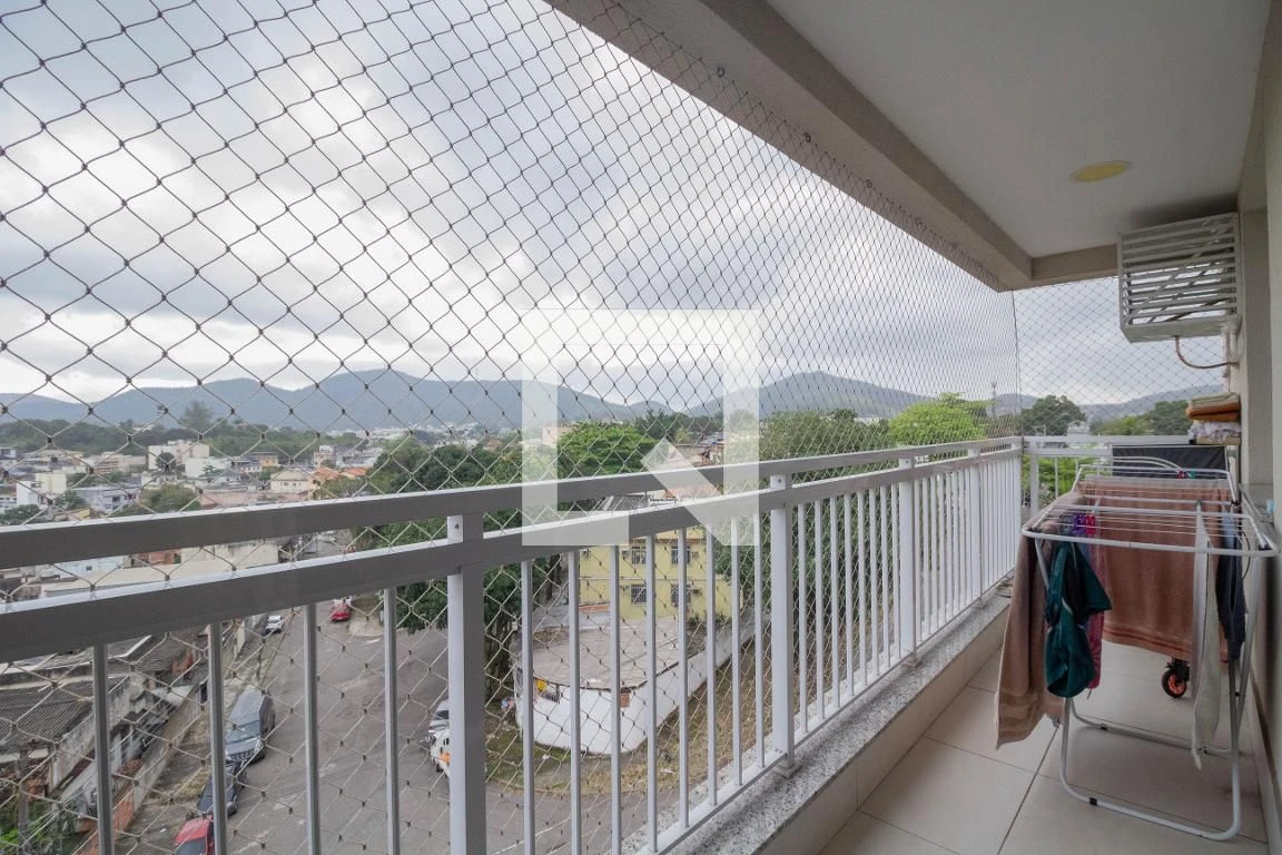Apartamento mobiliado com 4 quartos e 4 banheiros