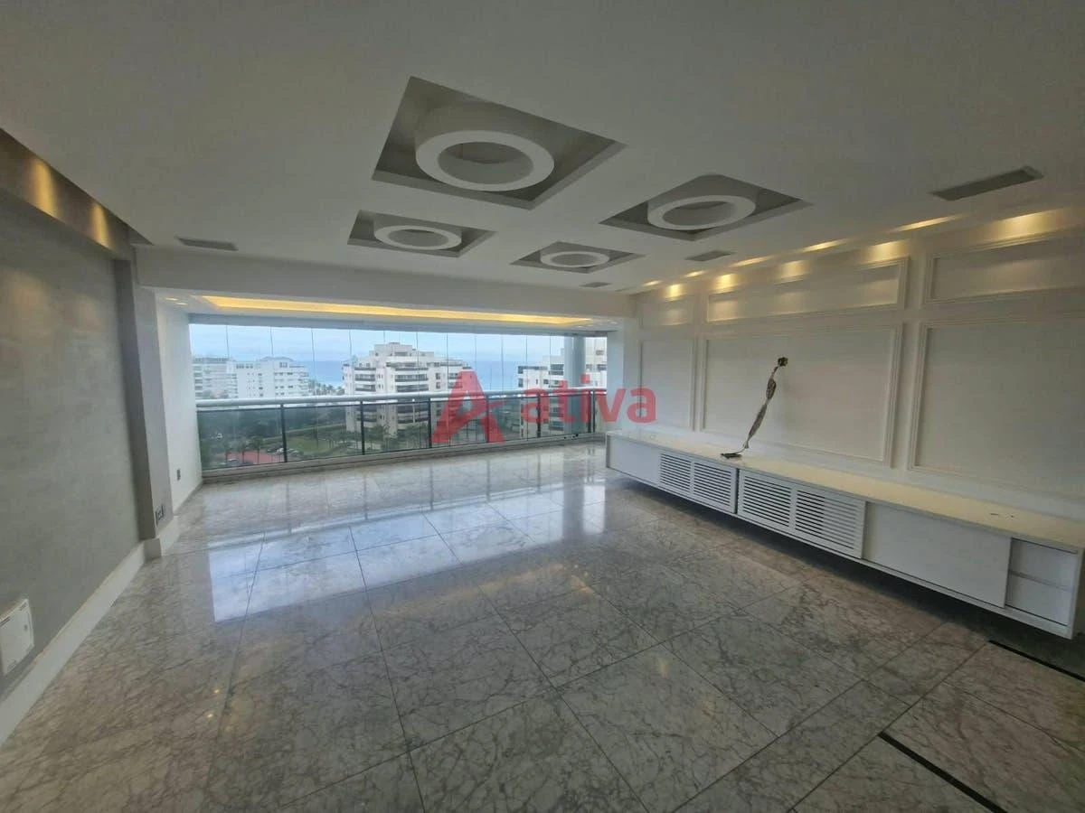 Apartamento, 175 m², com vista para a água