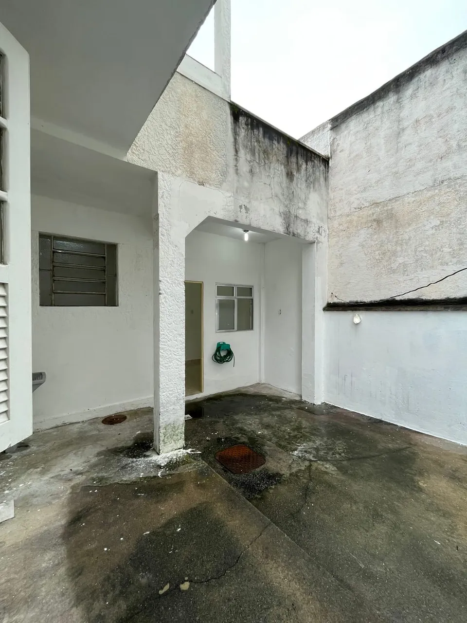 Rental house with 2 bedrooms and 1 bathroom, no parking — photo 13