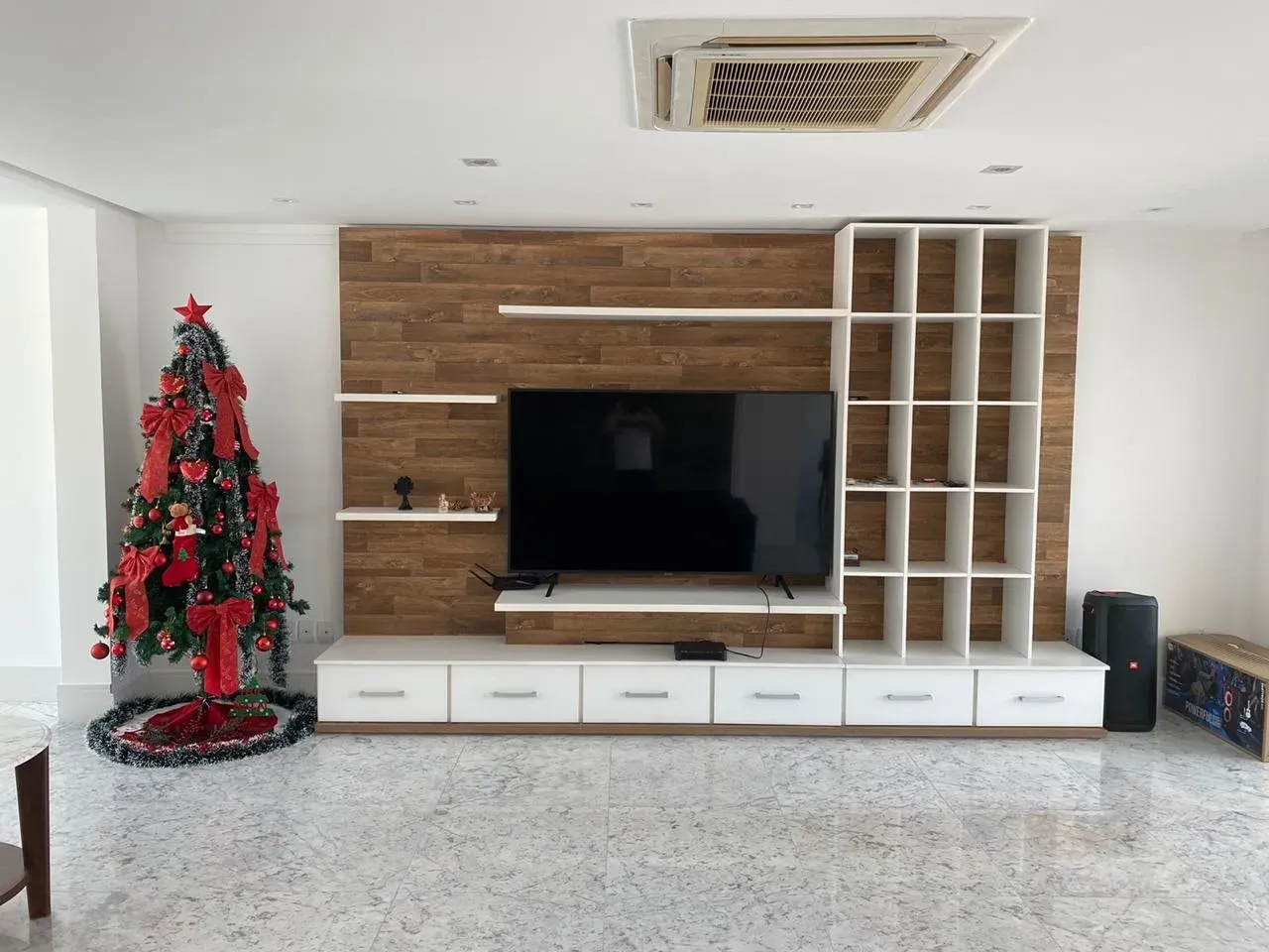 Unfurnished house with 5 bedrooms and 5 bathrooms — photo 22