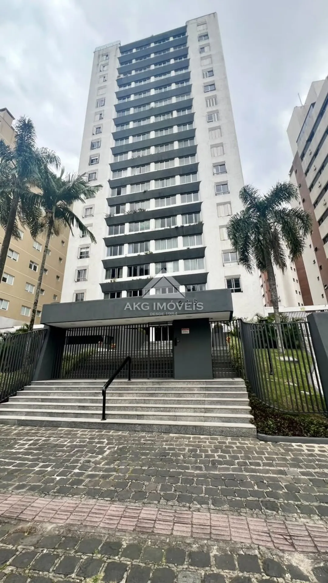 3-bedroom apartment with a home office in Curitiba — photo 8