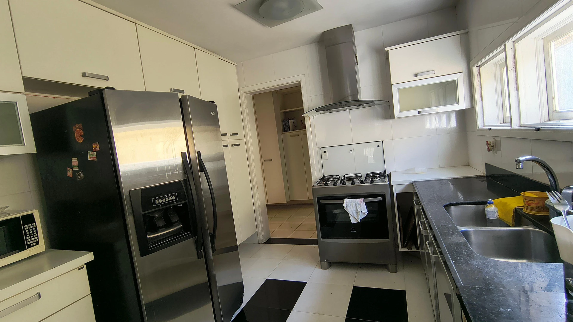 Furnished house with 7 bedrooms and open-plan kitchen — photo 25