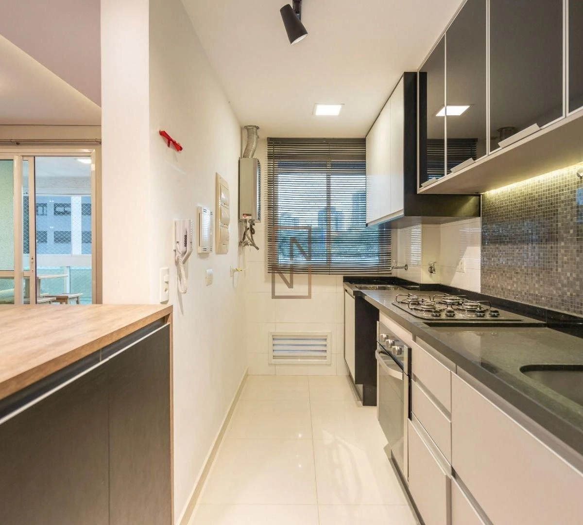 Furnished 2-bedroom apartment with 87 m² and parking — photo 9
