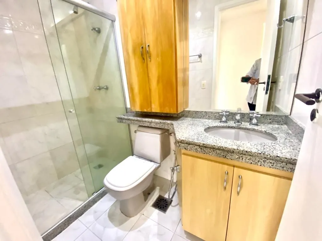 Apartment on the 13th floor with a bathtub — photo 17