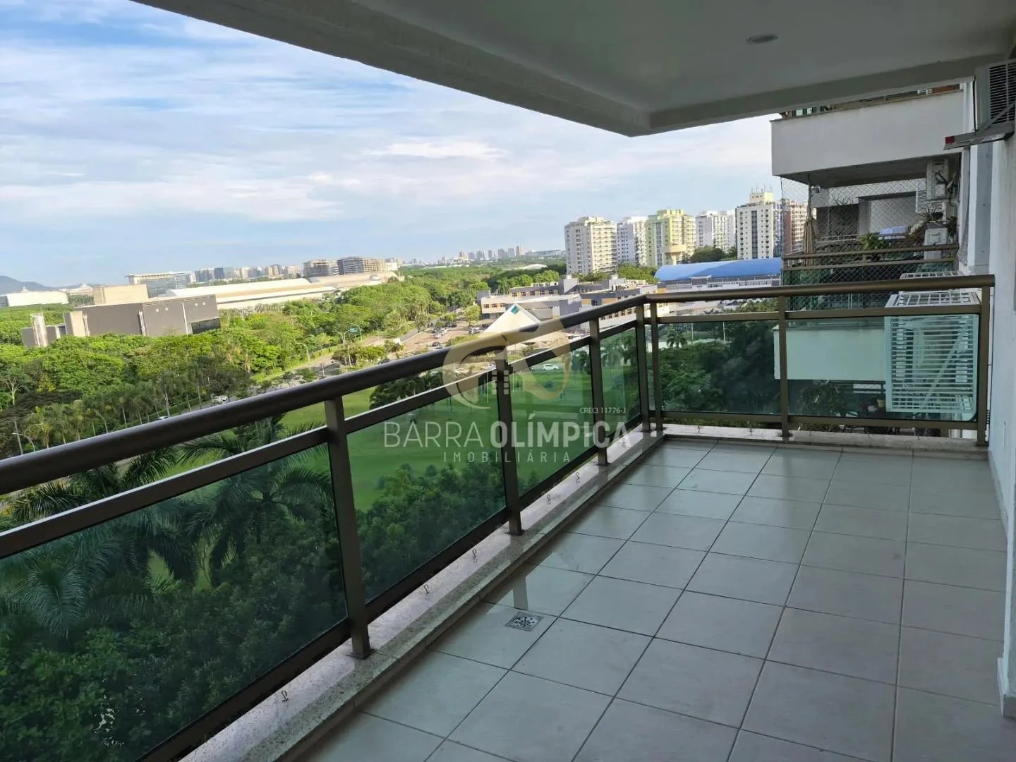 2-bedroom apartment with a walk-in closet in Rio de Janeiro — photo 11