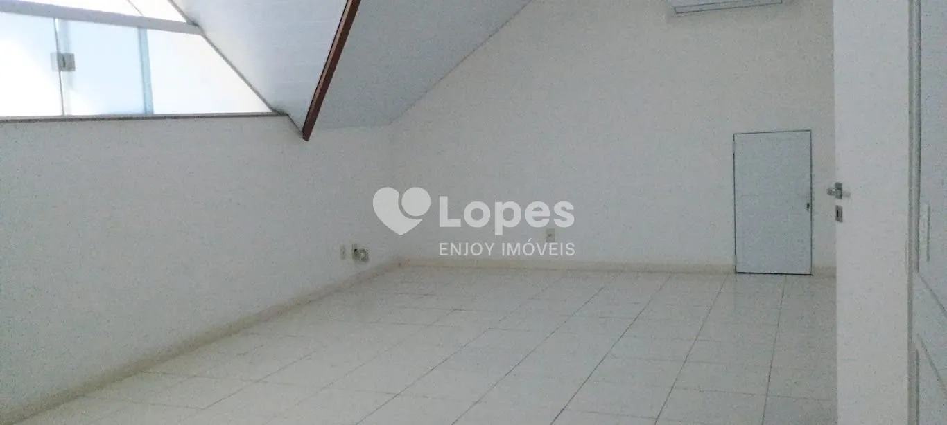 House with 5 bedrooms, 5 bathrooms and separate laundry — photo 21