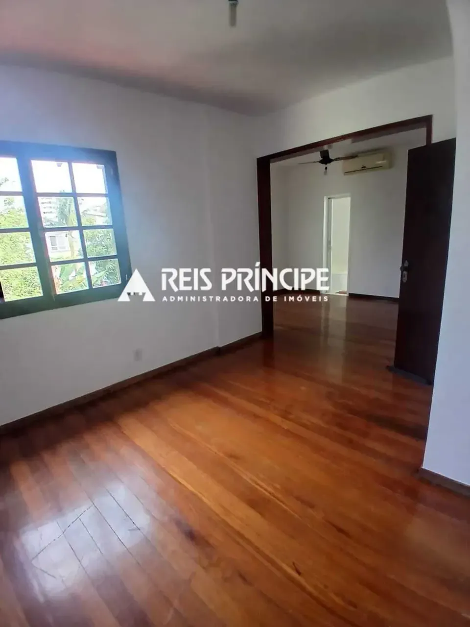 Unfurnished house with 4 bedrooms and 5 bathrooms — photo 19
