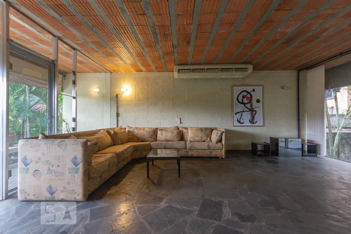 Condo house with 4 bedrooms and 400 m² — photo 9