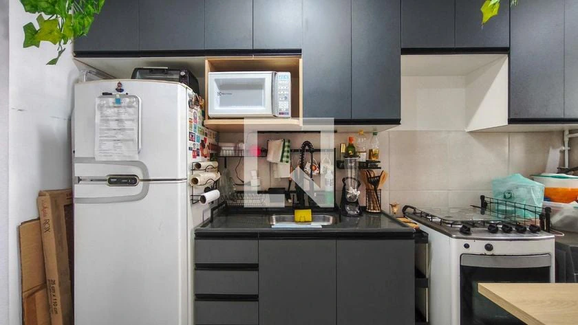 Furnished apartment, 32 m², with floor-to-ceiling windows — photo 10