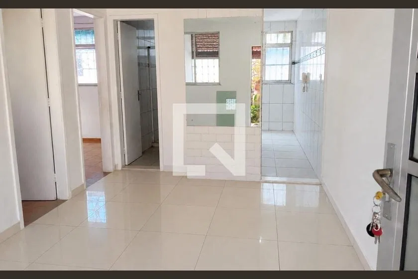 Apartamento de 2 quartos com cozinha fechada e fogão a gás — photo 12