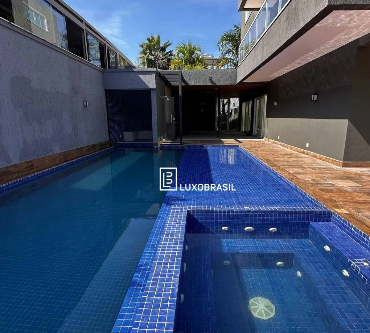 House with 7 bedrooms and 700 m², gas kitchen — photo 18
