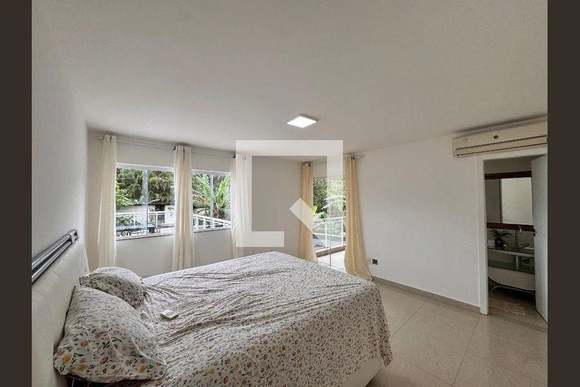 Casa em condomínio com 6 quartos e 6 banheiros — photo 46