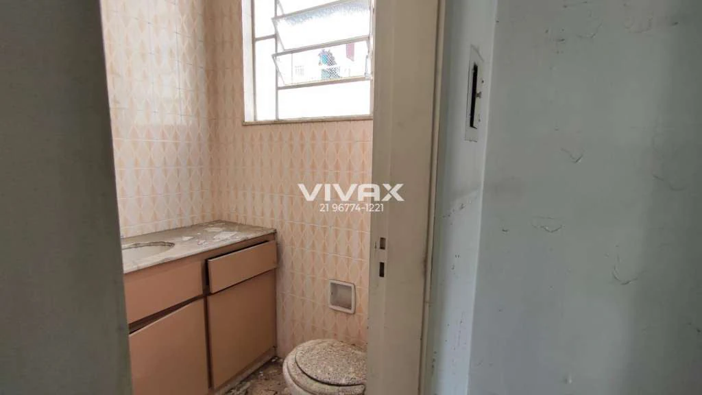 Rental house with 7 bedrooms, 290 m² and private garden — photo 11