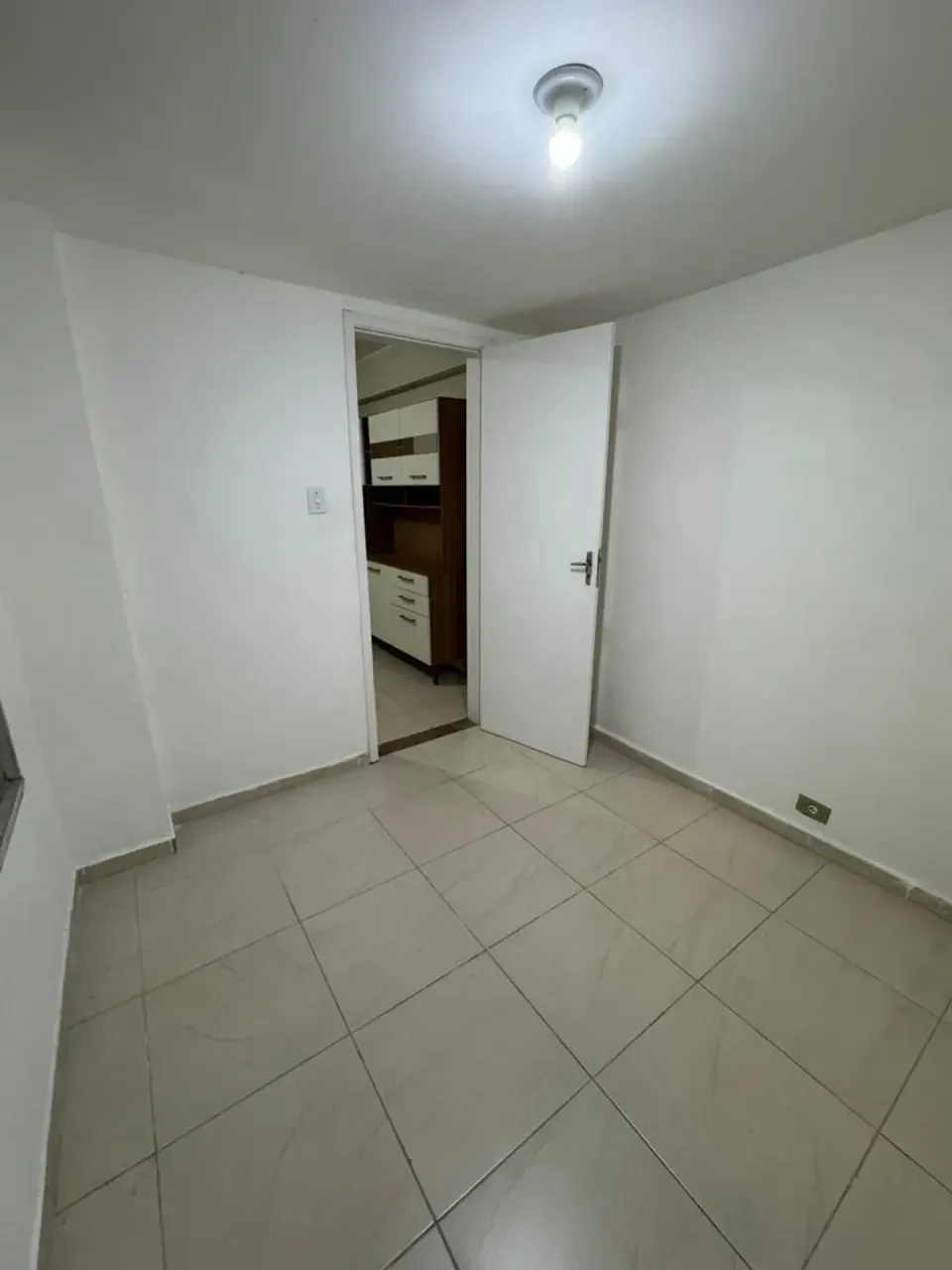 Unfurnished apartment with 2 bedrooms and 2 bathrooms — photo 6