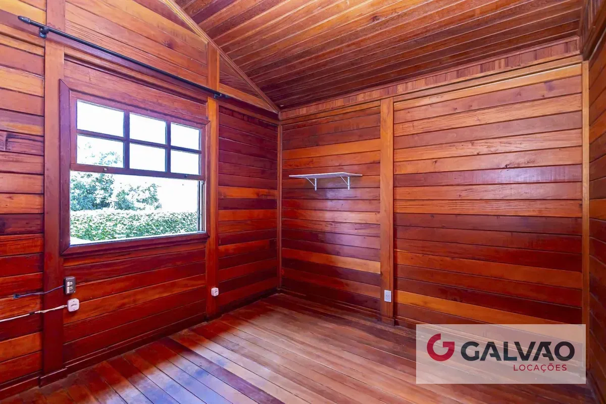 Casa sin amueblar con 3 dormitorios, cocina cerrada y balcón — photo 19