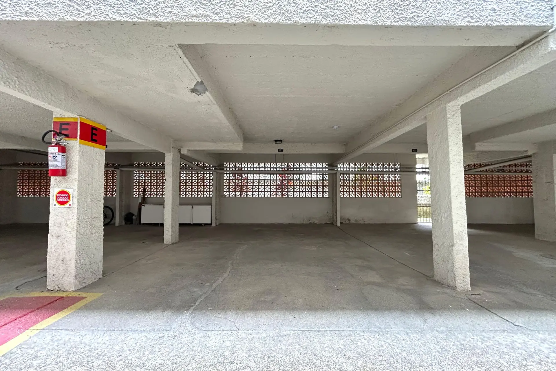 Furnished apartment, 86 m², with a walk-in closet — photo 26