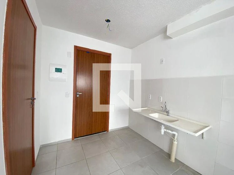 One-bedroom apartment in a building with a pool — photo 28