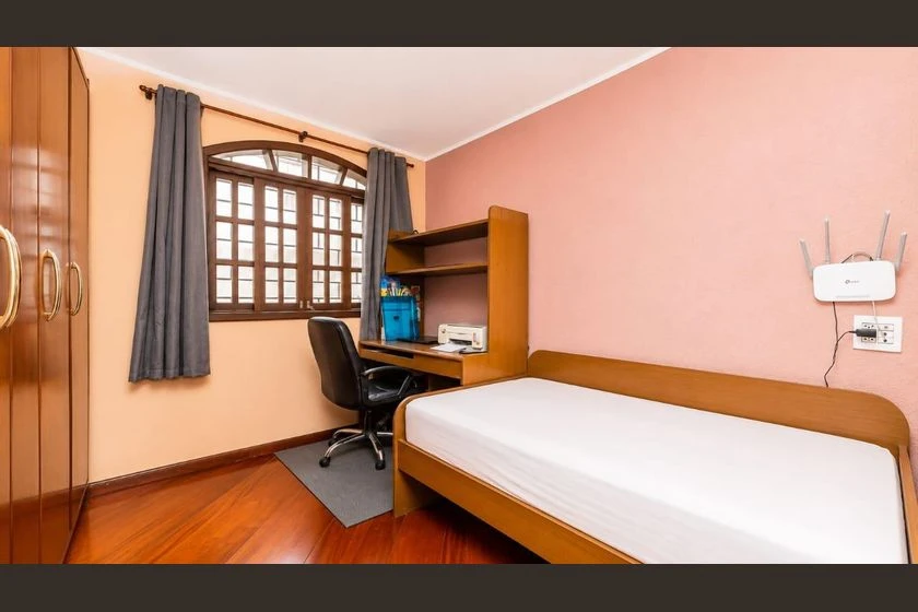 Unfurnished house with 4 bedrooms and 4 bathrooms — photo 7