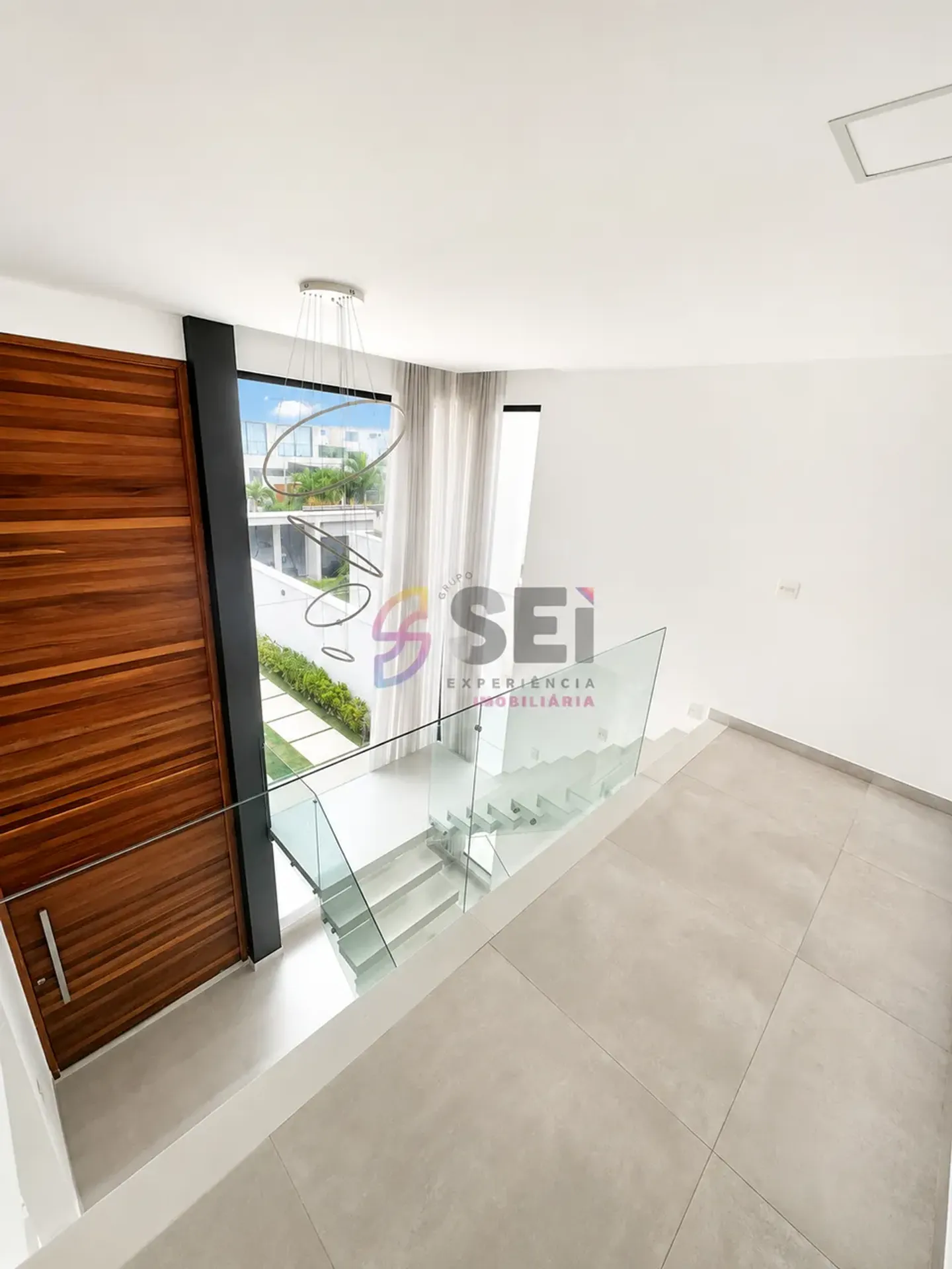 512 m² house with 5 bedrooms and open-plan kitchen — photo 5
