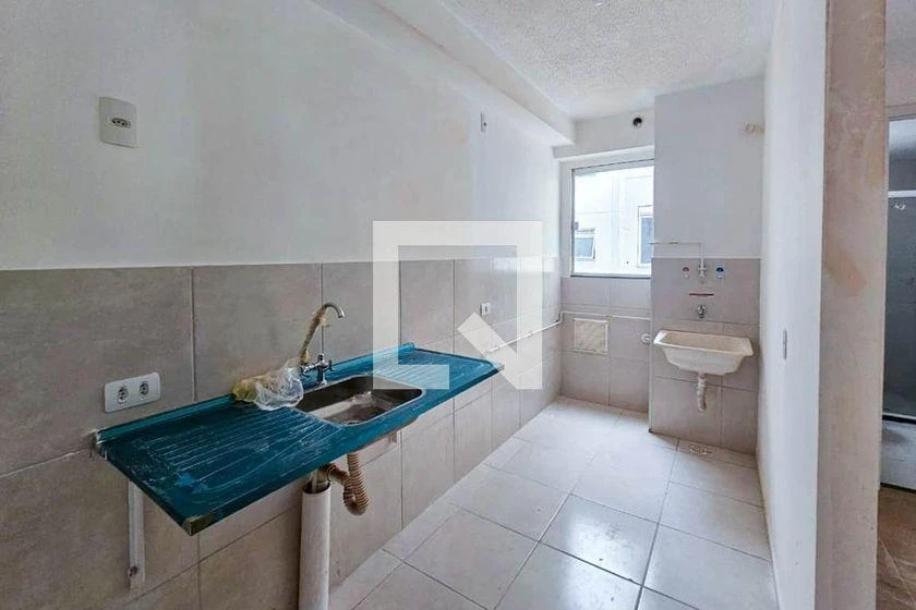 2-bedroom apartment in a building with a gym — photo 8