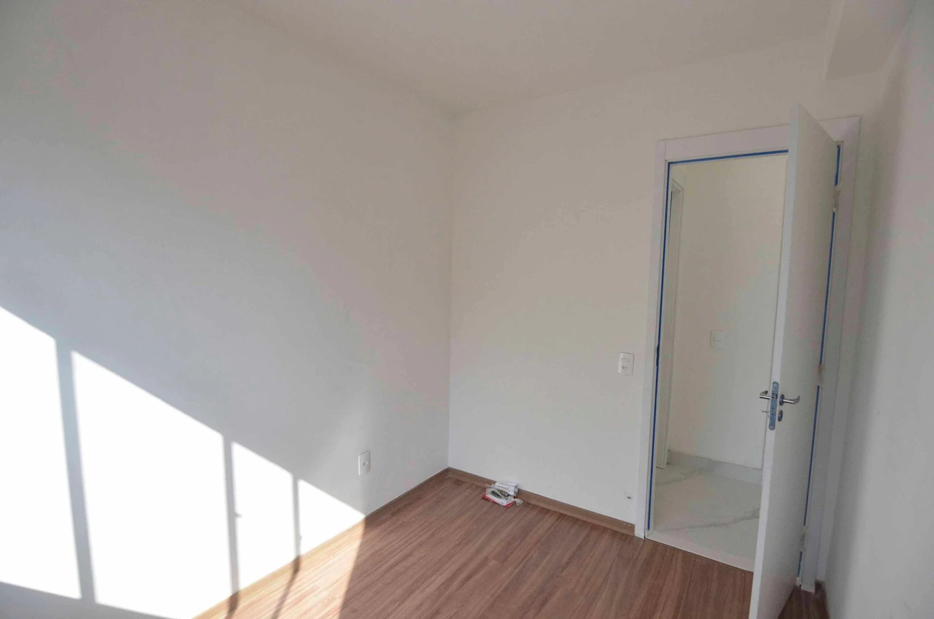 Apartamento de 2 quartos com varanda fechada de vidro — photo 20