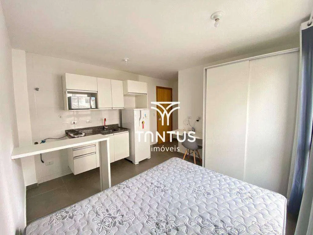 One-bedroom apartment with a home office in Curitiba