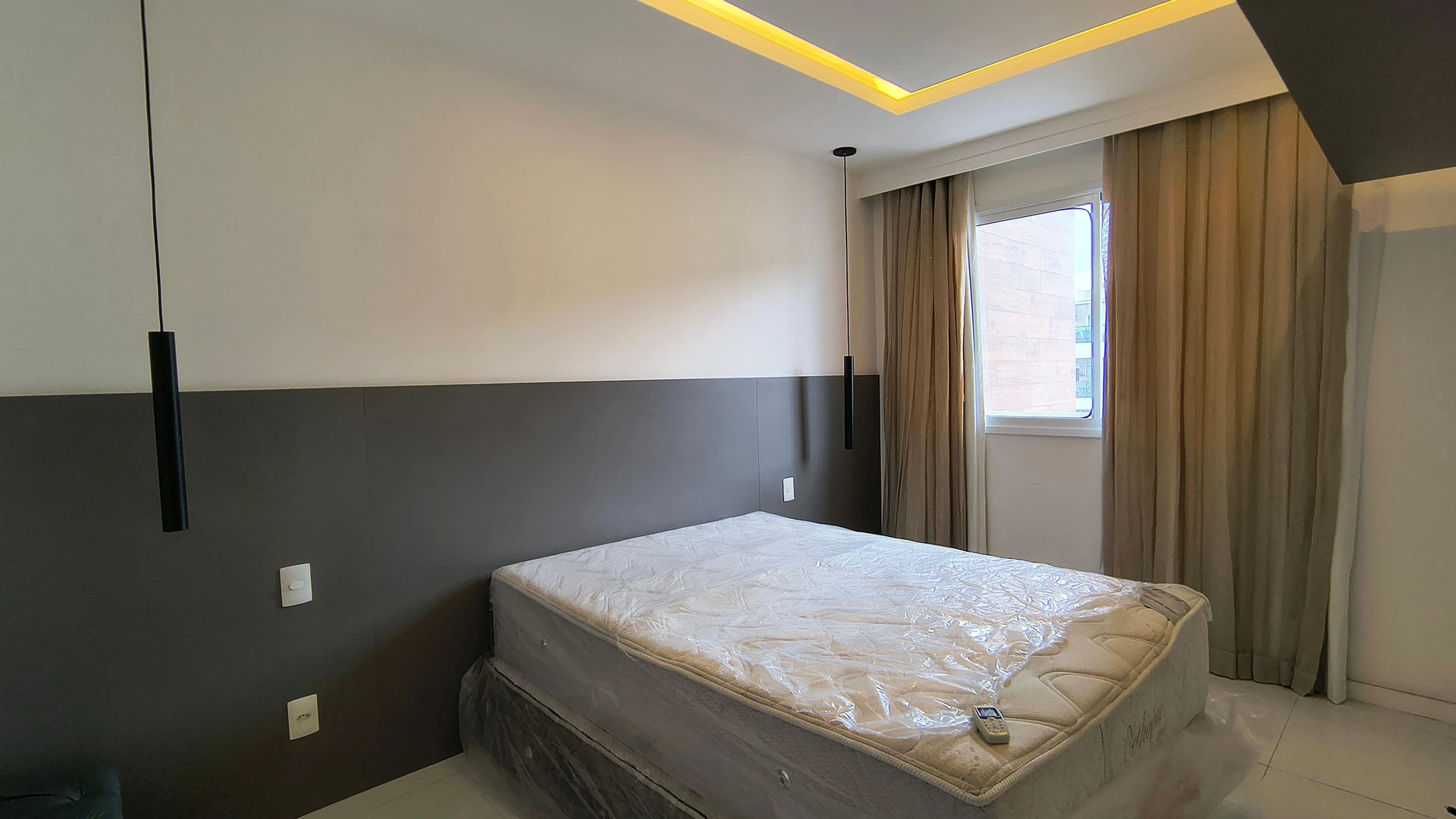 2-bedroom apartment with an enclosed, floor-to-ceiling balcony — photo 15