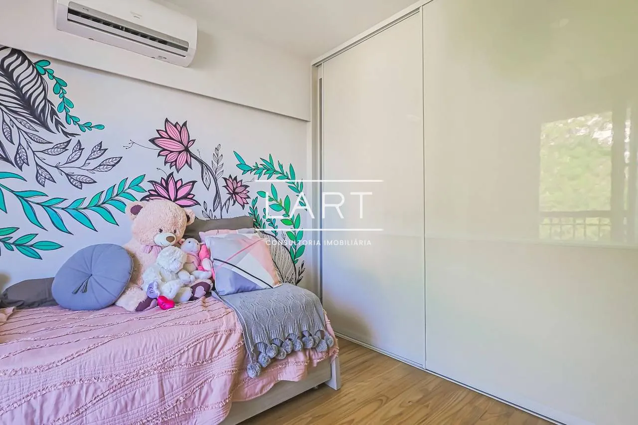 Furnished 4-bedroom apartment with open-plan kitchen — photo 19