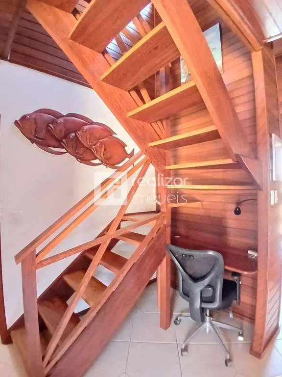 Casa sin amueblar con 3 dormitorios y balcón — photo 5