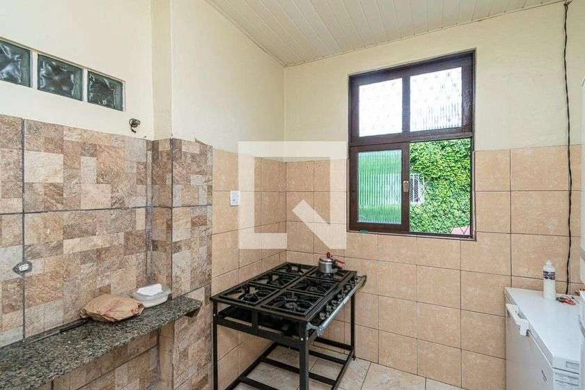 Furnished house with 5 bedrooms and 560 m² — photo 9