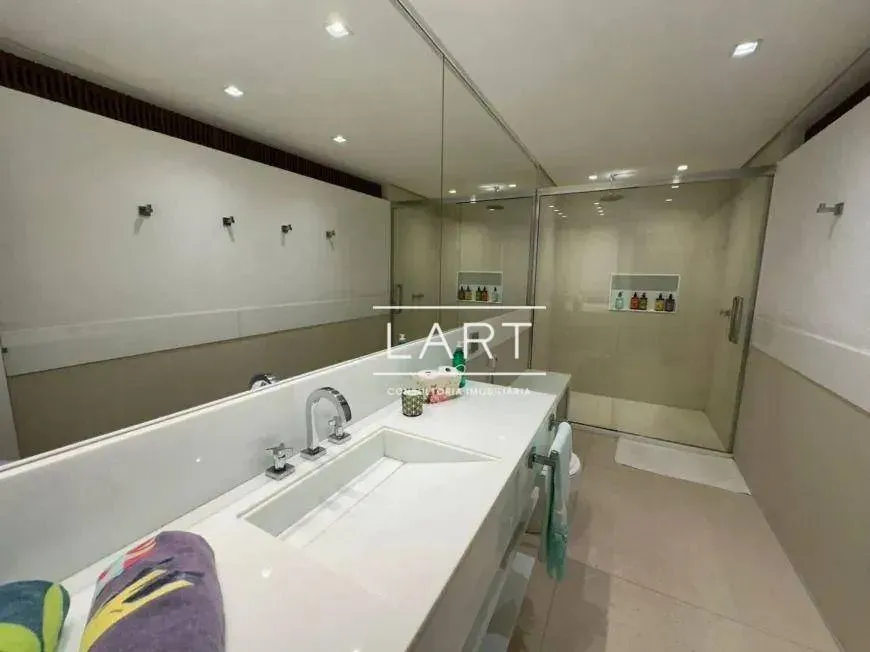 Furnished house with 4 bedrooms and integrated kitchen — photo 22