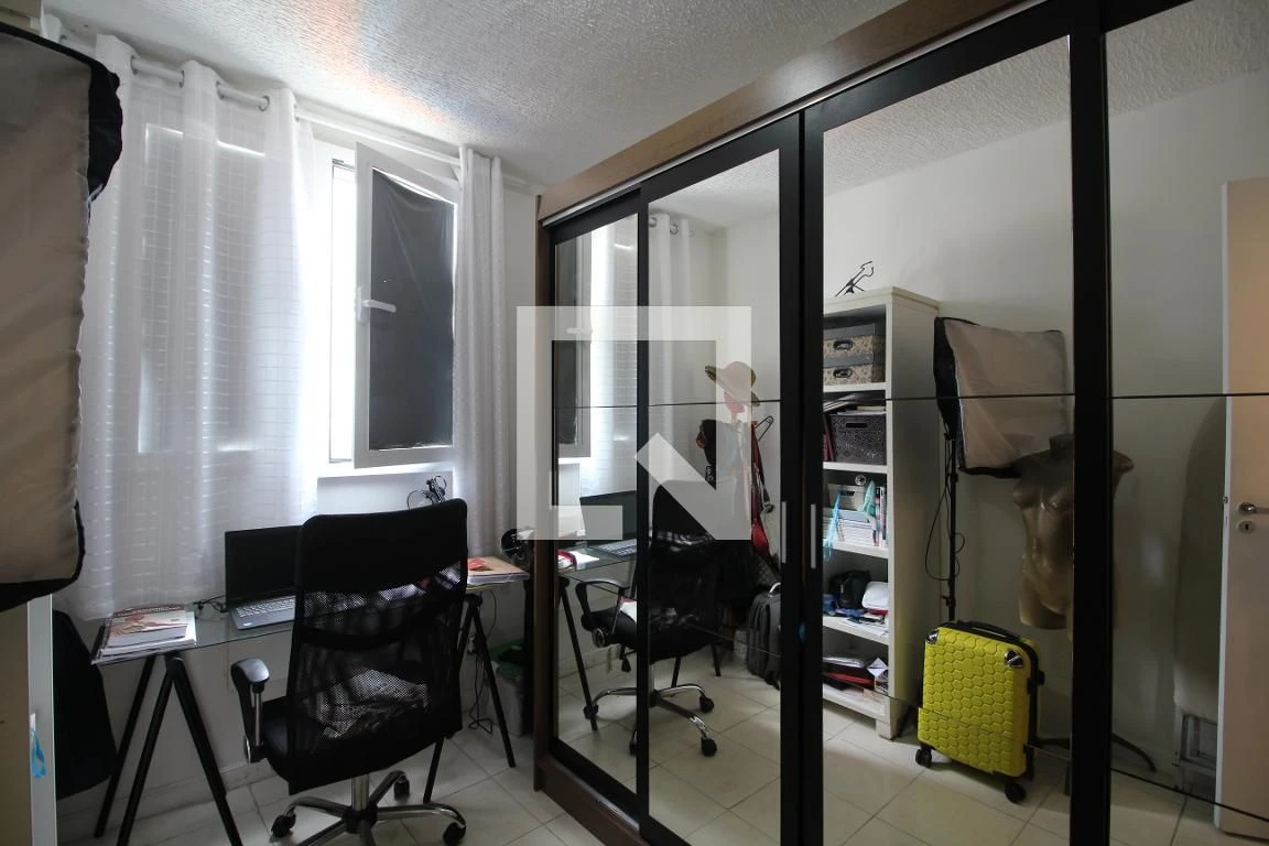 Furnished apartment with open-plan kitchen and 2 bedrooms — photo 18