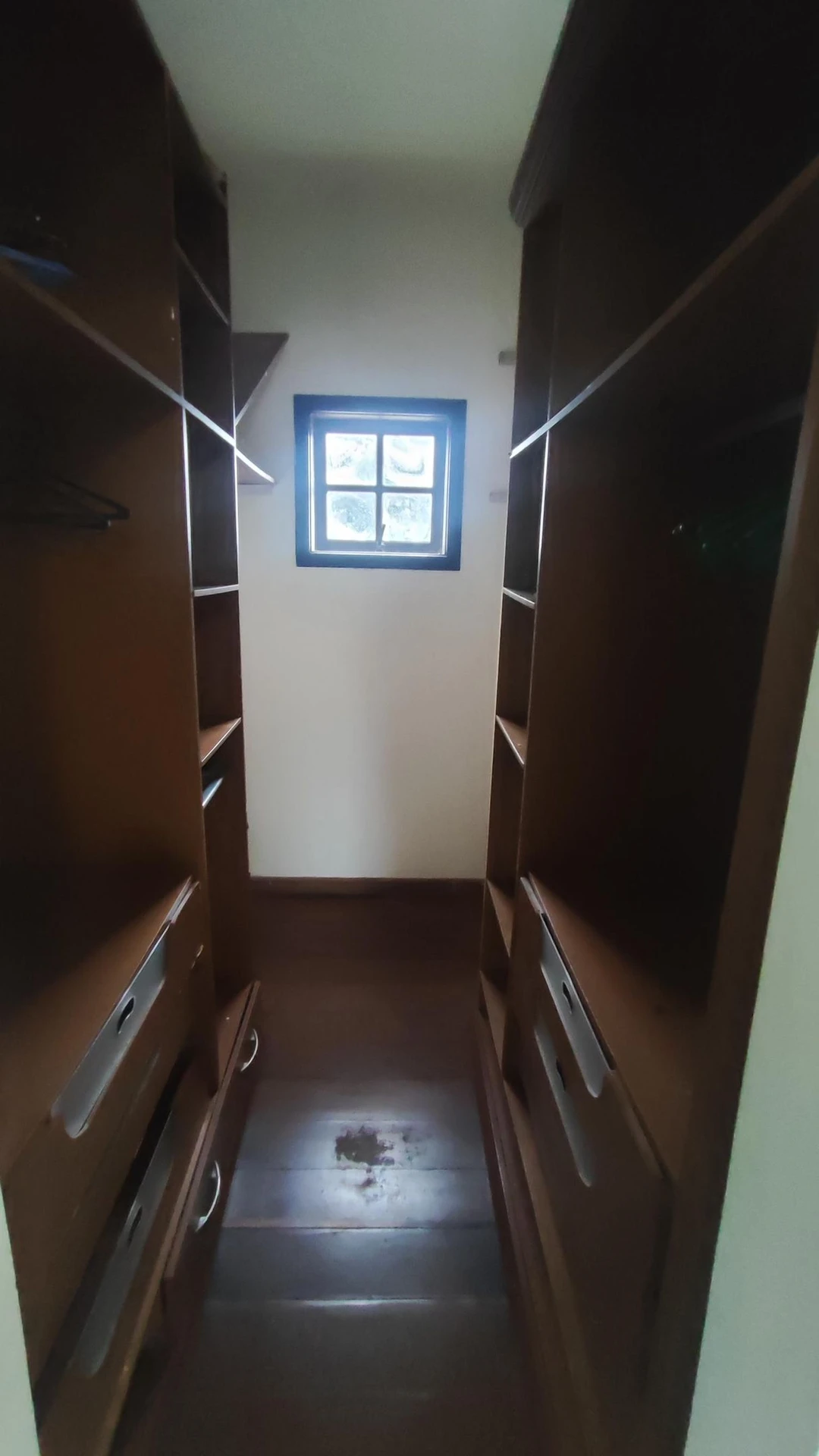 House with 3 bedrooms, 1 en-suite and 4 bathrooms — photo 3