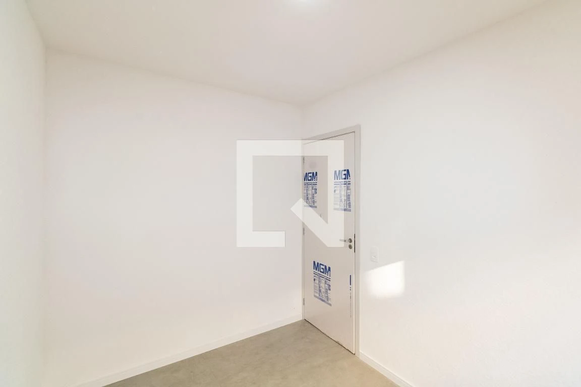 2-bedroom apartment with 1 bathroom and no parking — photo 33