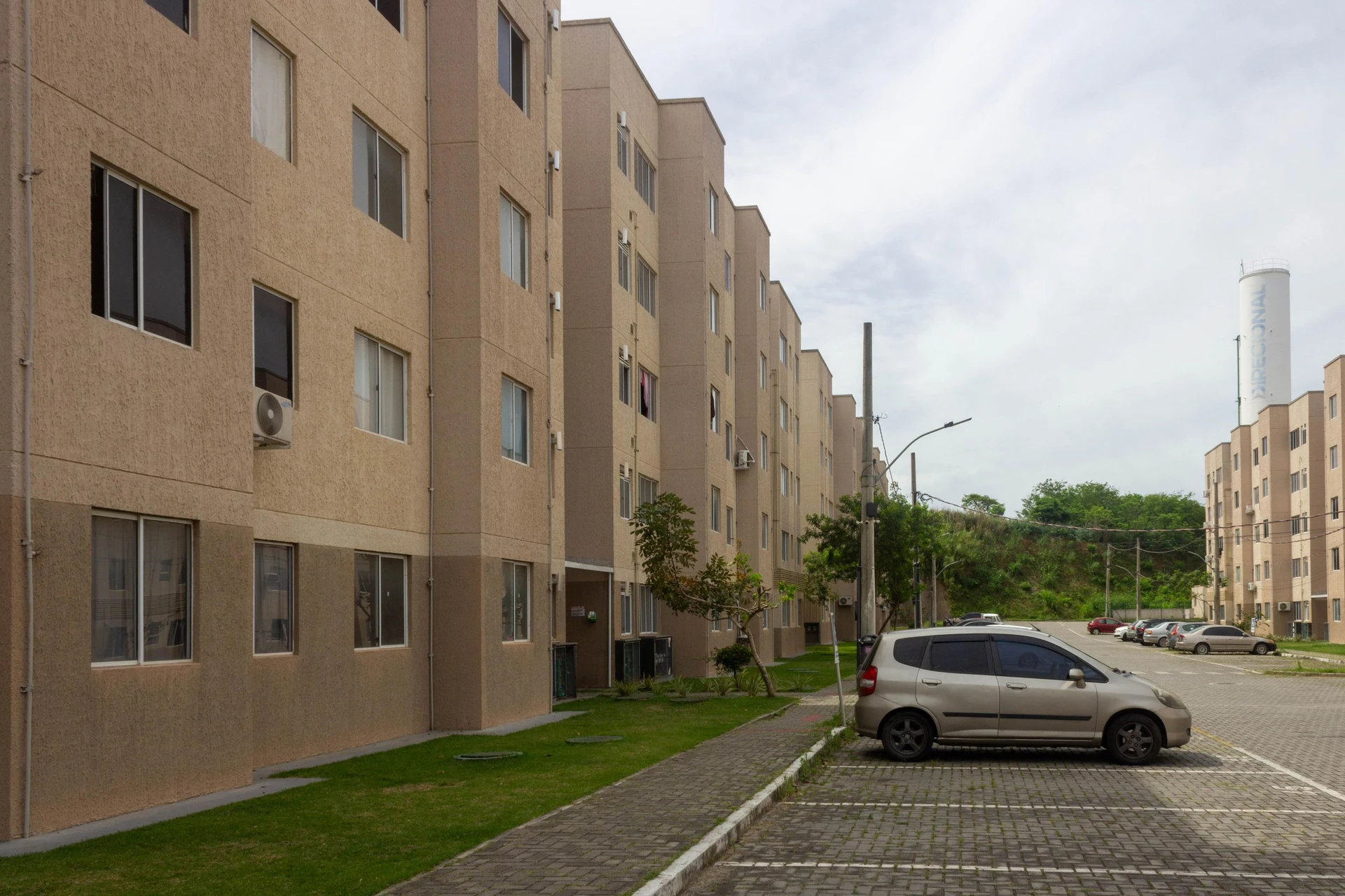 2-bedroom apartment in a building with a gym — photo 7