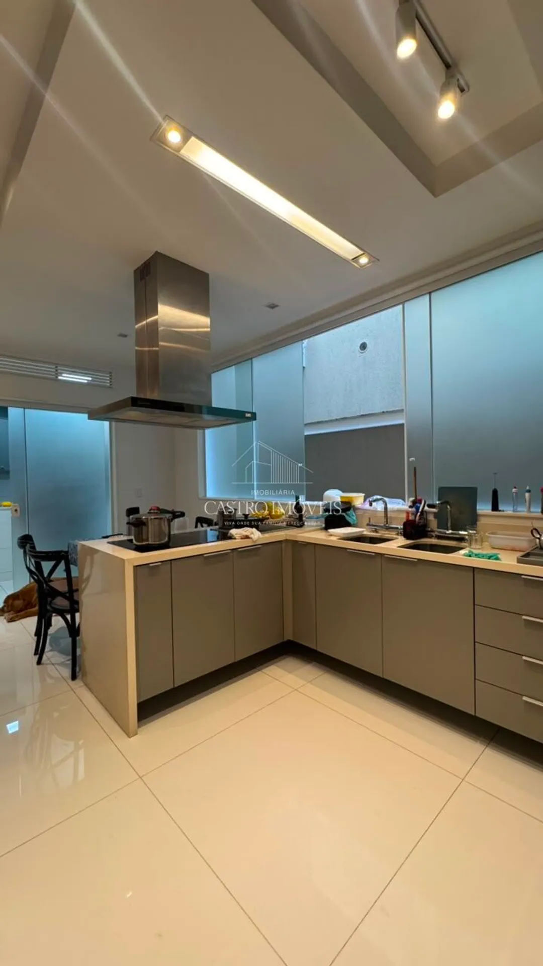 Furnished house with 4 en-suite bedrooms and private garden — photo 17