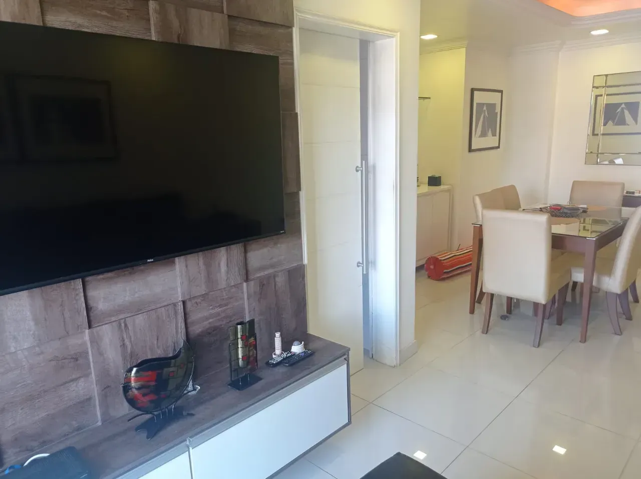 2-bedroom apartment in a building with a gym — photo 19