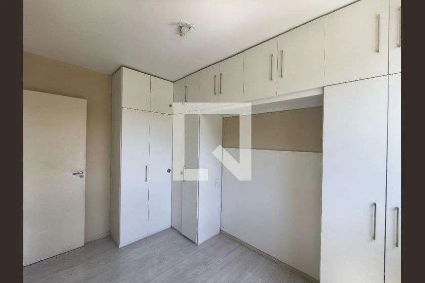Apartamento de 2 quartos e 1 banheiro com cozinha fechada — photo 17