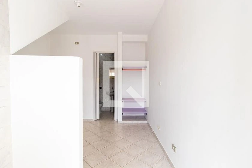 Furnished studio for rent with 1 en-suite and private yard — photo 8
